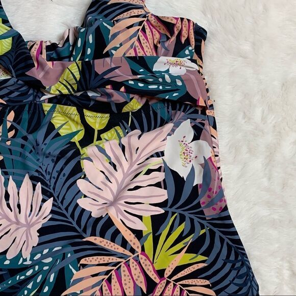 Raisins Curve Plus Size Whitehaven Bloom Underwire Aries Tankini Swim Top 22W - Picture 5 of 7